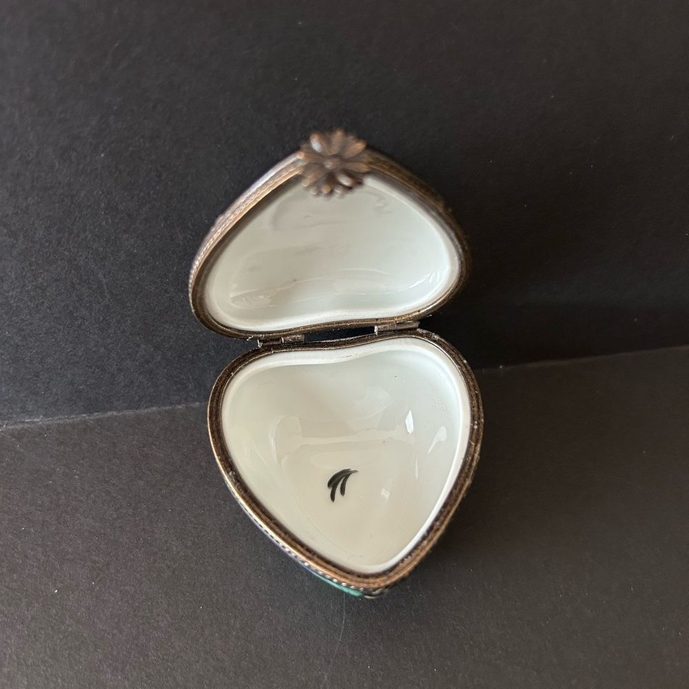 Limoges Heart shaped trinket box - Picture 5 of 6